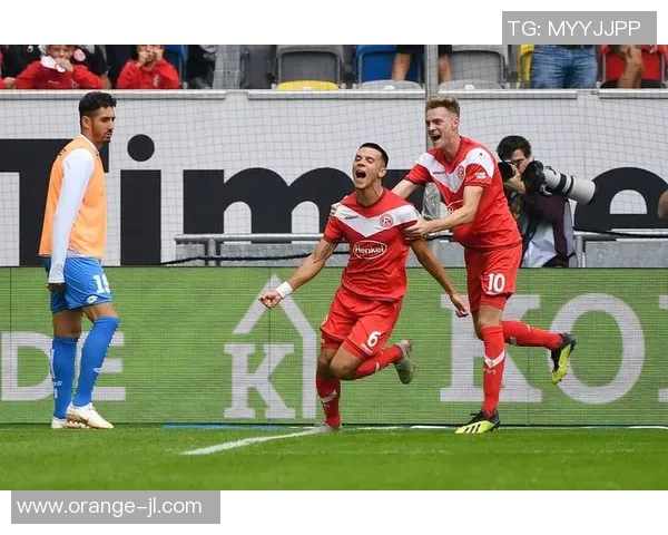 沙尔克04客场平局：保级压力下的坚韧表现