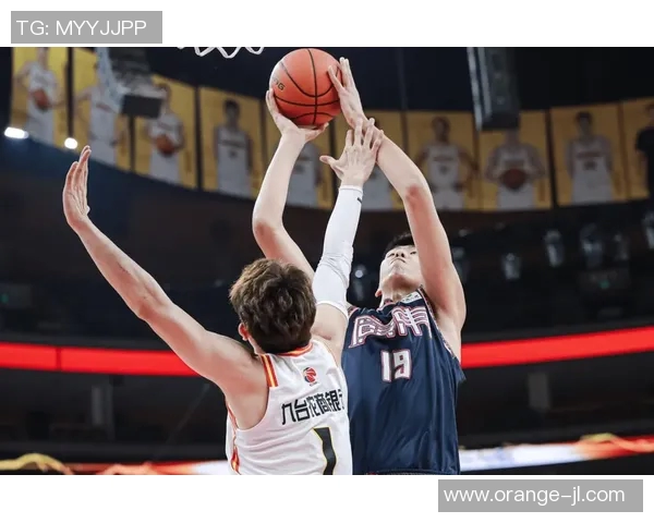 易建联领衔广东宏远主场大胜山东英达